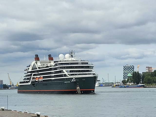 Seabourn Venture in Rotterdam